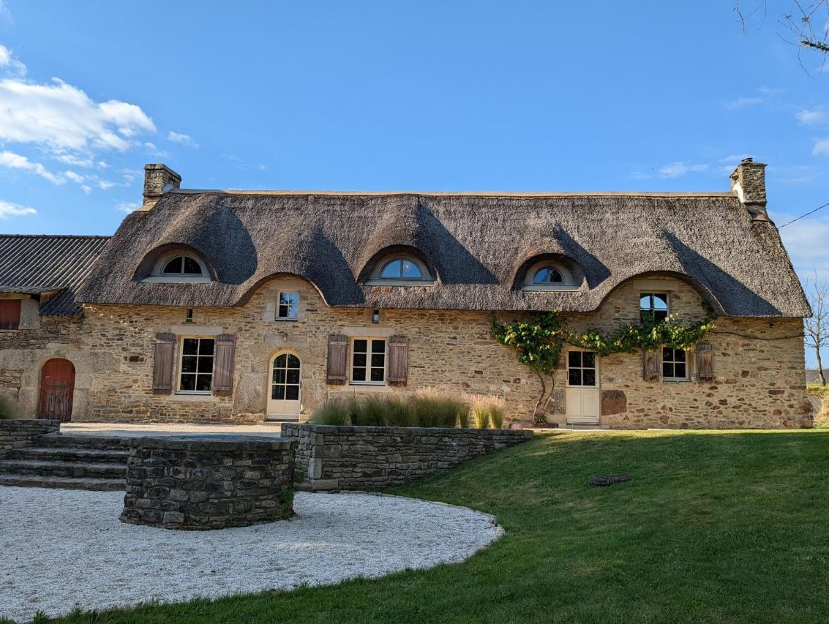 Maison Typique Bretonne Avec Toit De Chaume Camors