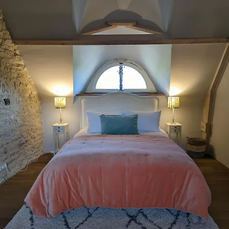 Maison Typique Bretonne Avec Toit De Chaume Camors Buitenkant foto